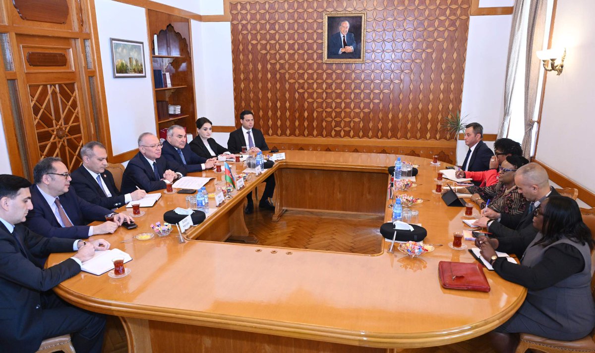 constcourtaz's tweet photo. Konstitusiya Məhkəməsində Keniya Respublikası Ali Məhkəməsinin sədri ilə görüş keçirilib. https://t.co/MPlEdfVinV https://t.co/iW2CExLm4q