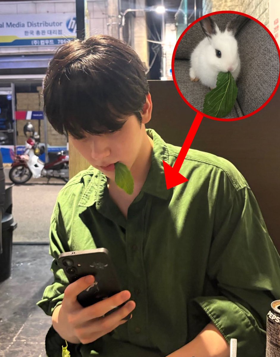 closetobeomgyu's tweet photo. is that a Real Bnnuy i’m shaking https://t.co/jWaKnugg3f