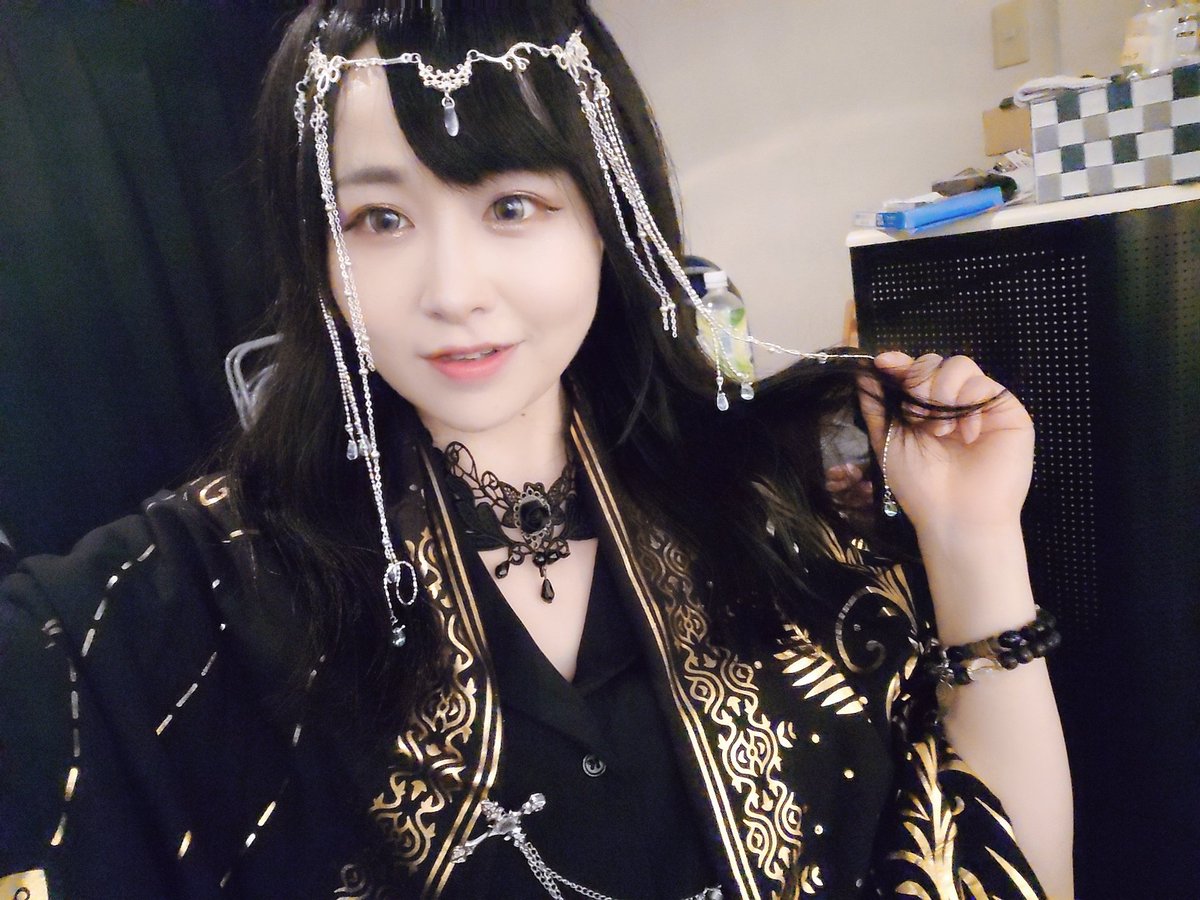 sdk_rinrin's tweet photo. #裏がないとは言わせない
最終稽古終了
皆様占い教室にぜひ遊びに来てね占い
上演時間は約80分
下北沢スターダストは御手洗は1個だけです
差し入れが手渡しとのことで、終演後５分間程下に降りますので面会ぜひ待ってて下さい
▼真田扱い
https://t.co/pX67Ae5gY0
▼事前決済
https://t.co/WI4XBrso0R https://t.co/kSdK7OPAh3