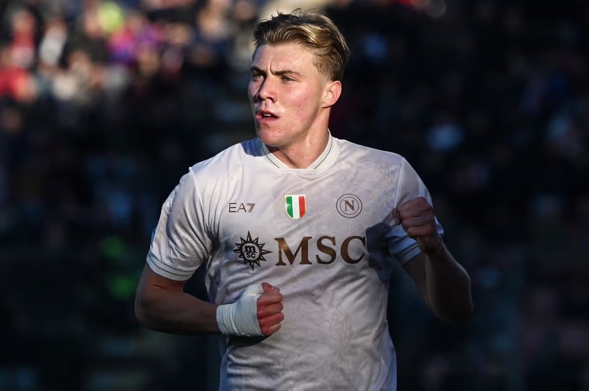 prjctfc's tweet photo. Napoli comfirmed Manchester United's Rasmus Højlund has joined the club on permanent deal.

€44m fee after €6m loan fee paid last summer.

#transfers #napoli #manutd https://t.co/FcGK2sTtqx