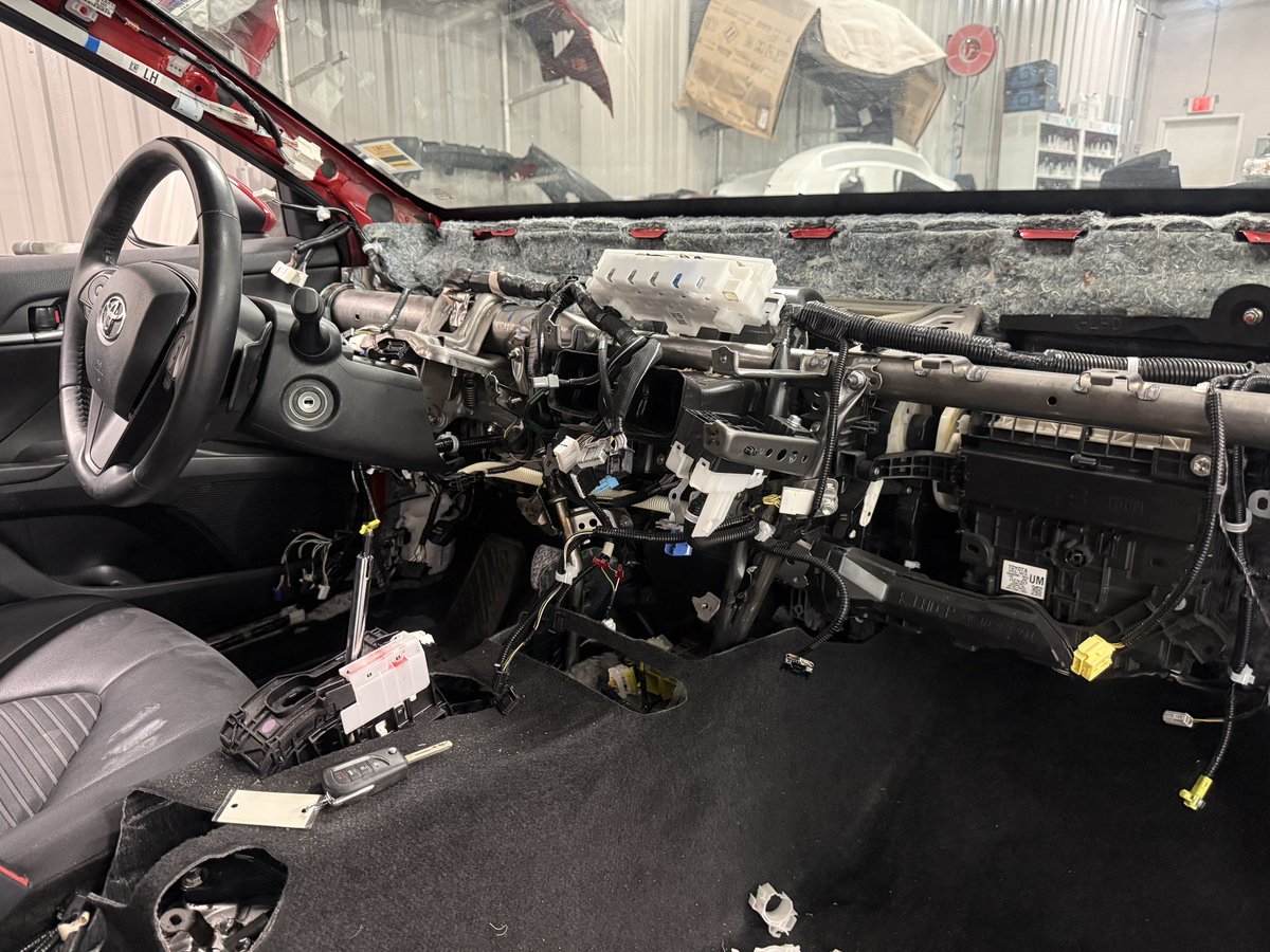 SH_Collision's tweet photo. 🔌 Rewiring every part, for its fresh start 

If you experience a collision: 
📲 Call our team at 251-460-1000

🛠️ Come see us today at 1105 I-65 Commerce Dr. Mobile, AL 36606 https://t.co/gh0yyjv3tm