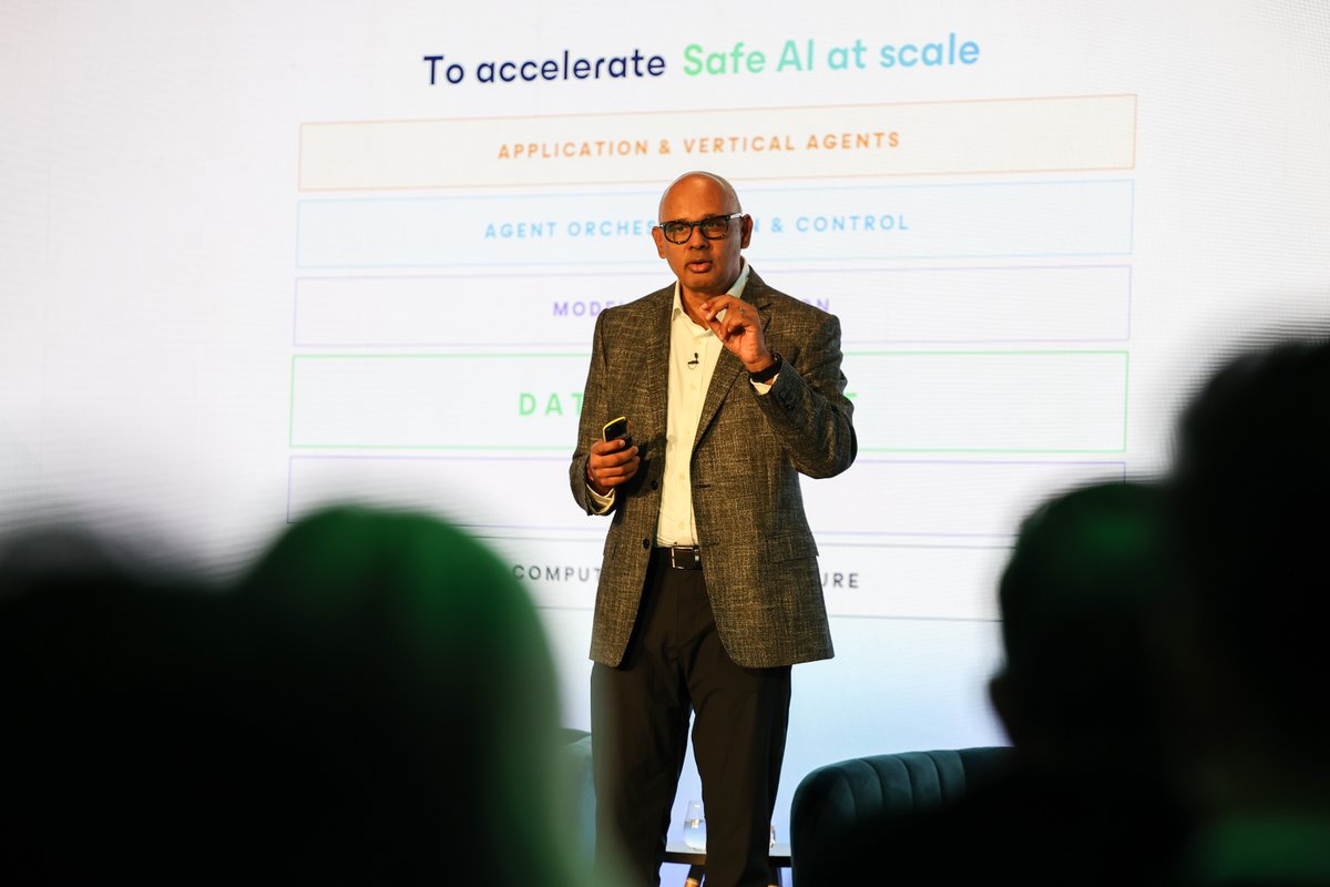 Veeam_EMEA's tweet photo. ⚡The opening keynote this morning got us energized for everything #VeeamON London has in store for the rest of the day.
Here are some standout moments we've snapped so far. https://t.co/Ak3Rc02XbR