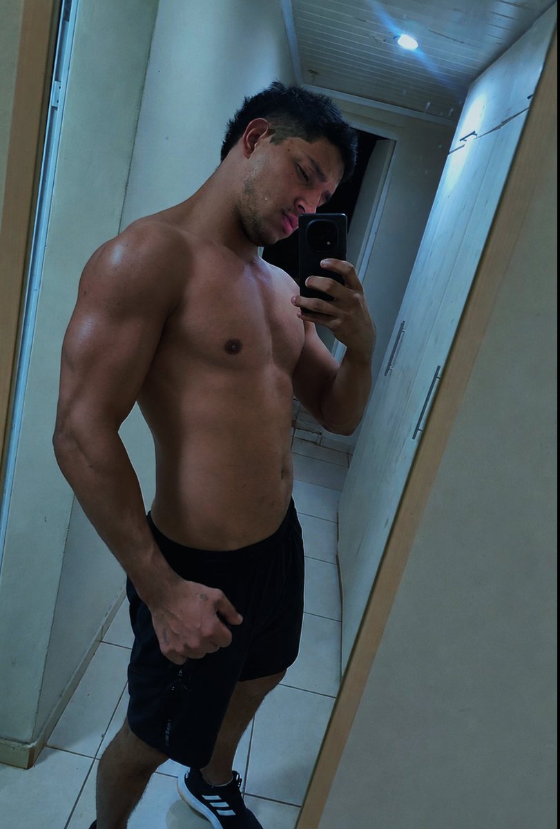 johnmiranda_24's tweet photo. Buen dia x https://t.co/QNOXAuP98w