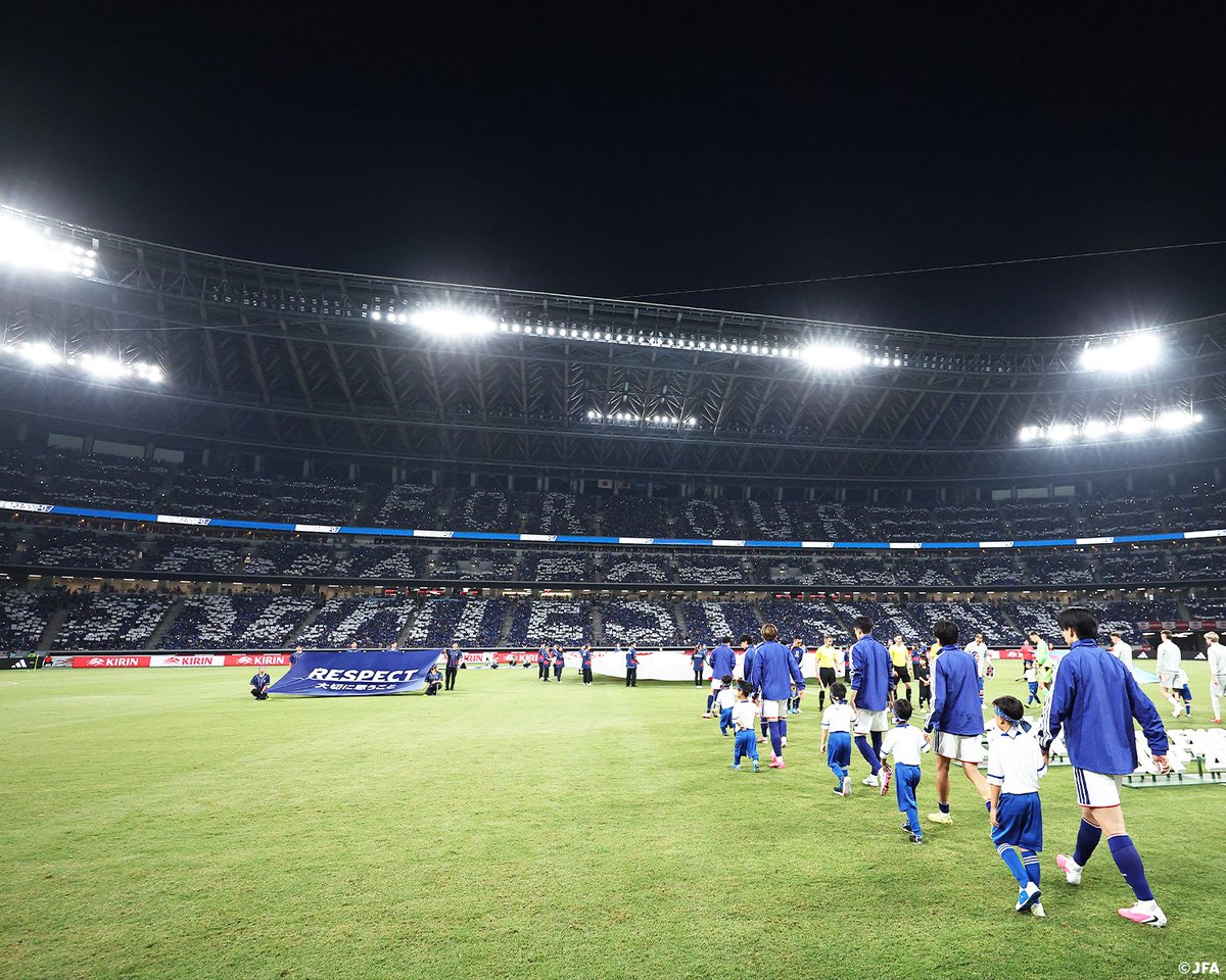 jfa_samuraiblue's tweet photo. 「#最高の景色を」コレオグラフィーの様子を写真でも📸
 
#サッカー日本代表 https://t.co/fNIxMXEnlw