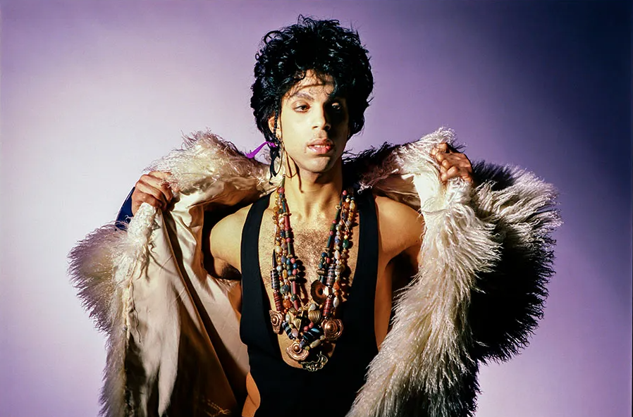 hotpress's tweet photo. "A man with funk faculties beyond Earthly measure, and a degree in getting down that bordered on the divine..."

To celebrate what would have been @prince's 68th birthday, we're revisiting @Pat_Carty's reflections on Sign O' The Times...

https://t.co/y6F57ptAQu https://t.co/sVEsUb8MHV