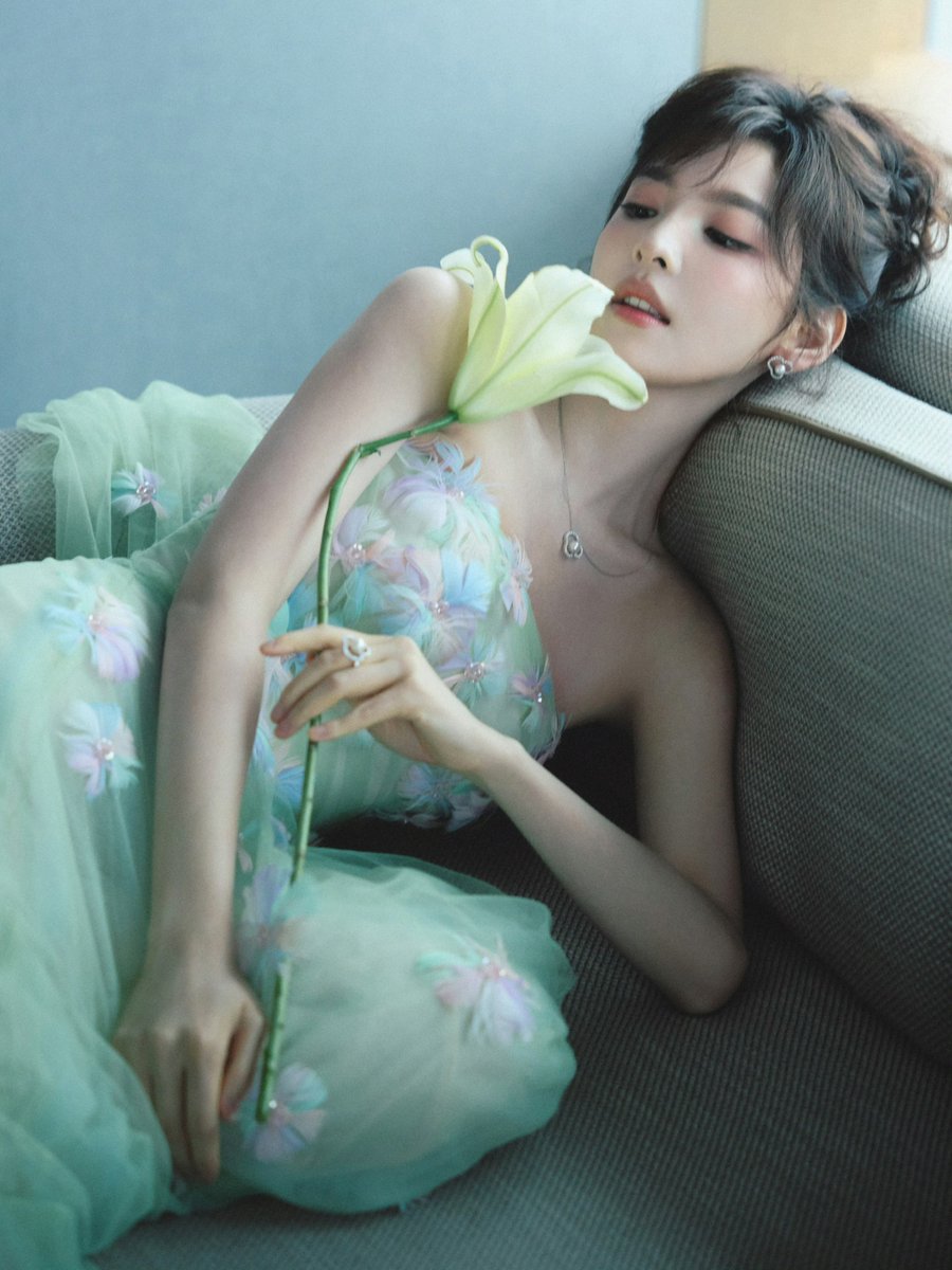 ruonanfiles's tweet photo. 📸 260603 Zhang Ruonan Studio Update #ZhangRuonan #章若楠 https://t.co/An6LRdhycD
