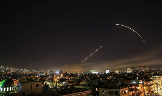 thecableng's tweet photo. US, Iran exchange fresh strikes as ceasefire negotiations stall 

The United States and Iran have exchanged fresh strikes as both countries attempt to hold up a fragile ceasefire amid negotiations.

Early Wednesday, the US Central Command (CENTCOM) said it conducted overnight “self-defense” strikes on Iran’s Qeshm Island in response to attempted attacks by the Islamic Republic across the Middle East.

https://t.co/TCjdSWbiEb