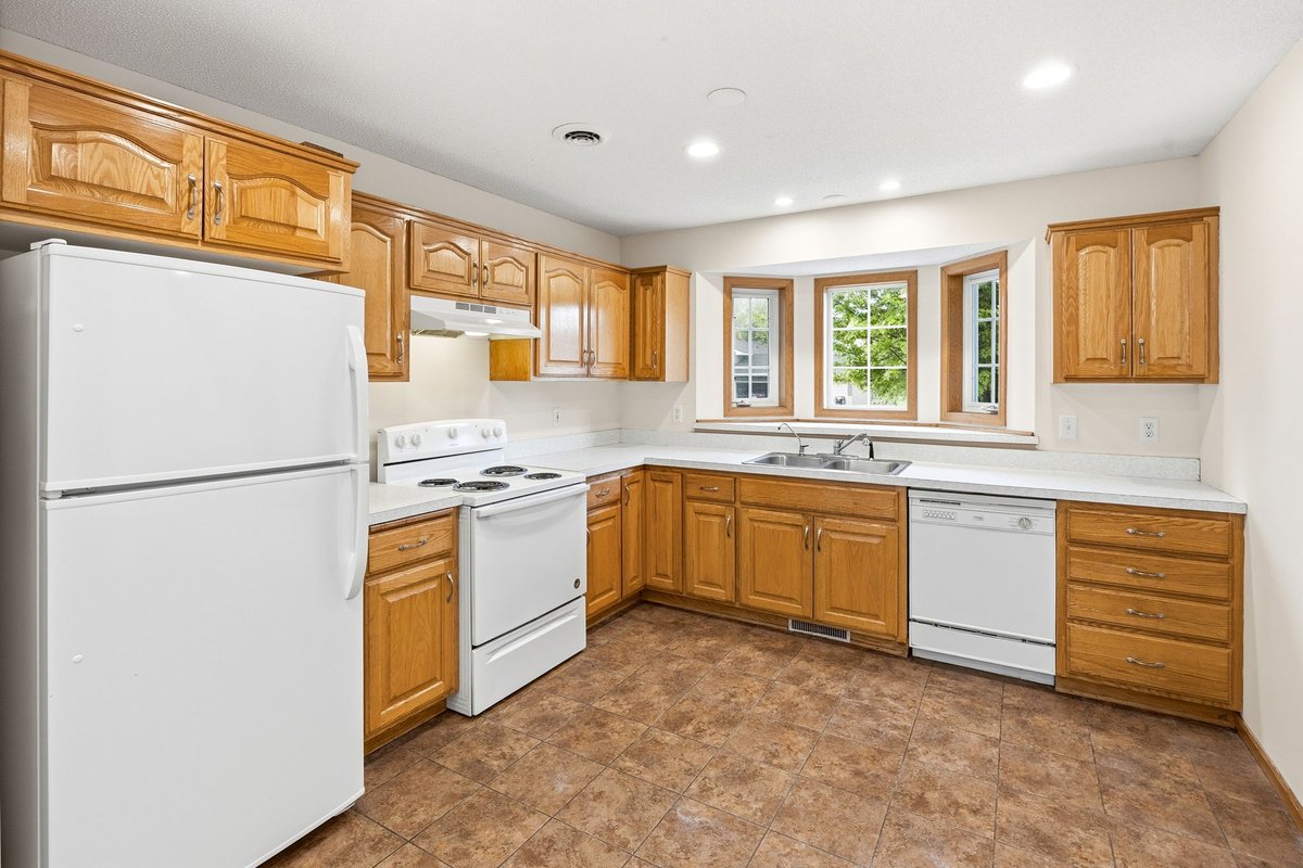 VG_EdgeRealty's tweet photo. 📣 PRICE IMPROVEMENT!
📍 601 Nordic Lane | Buffalo, MN
🛏  3 Bed
🛁 2 Bath
📐 1,686 Fin. Sq. Ft.
🌳 .22 Acres
🎓 Buffalo Schools
💰 $299,900
📄 Details: https://t.co/sXu2TBthpP

☎️ Call 763.972.4545 for more information. https://t.co/3epfwfMx8E