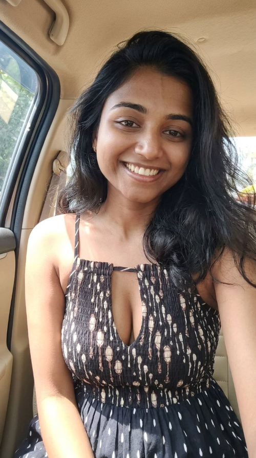 ActressBeast1's tweet photo. Aishu munda uff veri ethura d,, enaku la koluku moluku nu iruka munda dha pudikum but una patha apro total ya change d uff ivalo kutty moola,, soothu vachutu ena mathiri ambala pool ya veri ethura 

Ahh en para pool ya una oomba vittu un cuckold purusha paka vaikanum d https://t.co/qBVhnHfpBw