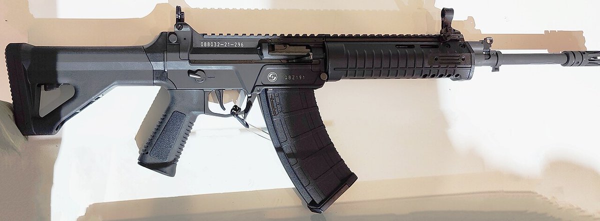 PRST_BLT's tweet photo. @emile23nein north korean ak mag x bullpuped qbz 191 thingy was what I was going for https://t.co/KK7IsmYoSb