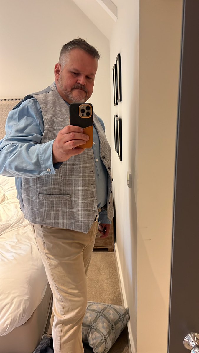 HardingMckay's tweet photo. Wow wonderful breakfast - healthy choice - however I was very tempted by the full English ! Lol - today I am rocking my smart casual work conference look ! So looking forward to meeting some of my luxury hotel partners today / should be a very productive day ! https://t.co/um72XU7XSM