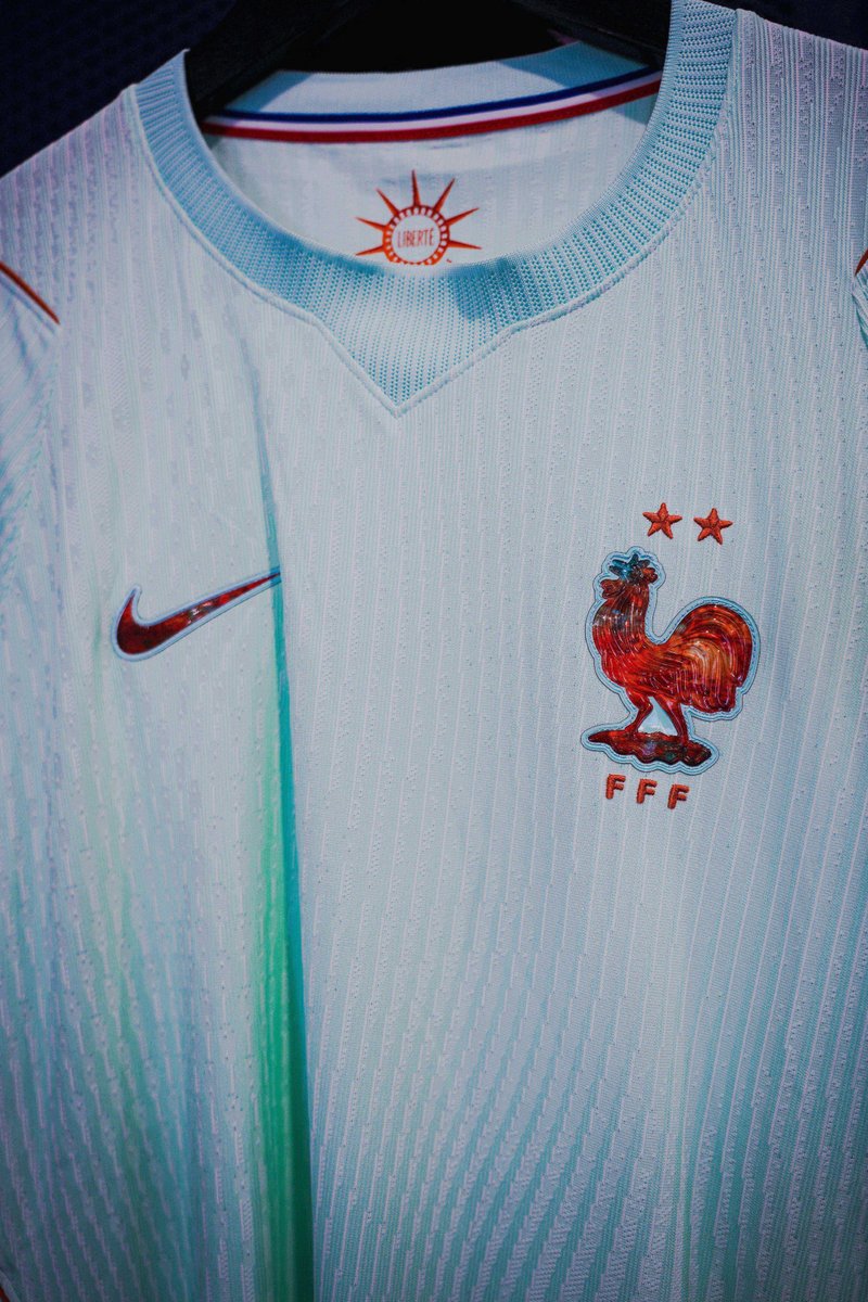MontpellierHSC's tweet photo. 📍 𝐌𝐇𝐒𝐂 𝐒𝐭𝐨𝐫𝐞 𝐎𝐝𝐲𝐬𝐬𝐞𝐮𝐦 🏠 
La Coupe du Monde approche... 👀🏆

🇫🇷 Retrouvez la gamme Équipe de France dans votre MHSC Store 👕 https://t.co/TUxurlB0fe