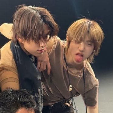 juhoonwink's tweet photo. jju with his insane energy 😭🔥 https://t.co/AyUo3Jb4il