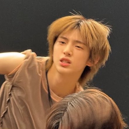 juhoonwink's tweet photo. jju with his insane energy 😭🔥 https://t.co/AyUo3Jb4il