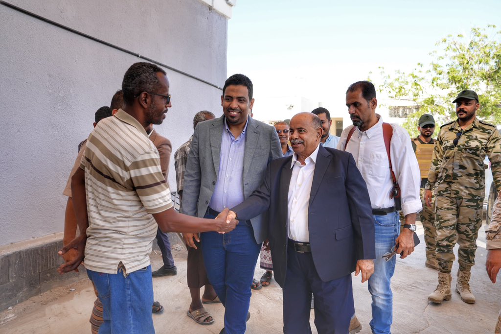 alkhnbshys3's tweet photo. زرت اليوم مشروع إعادة تأهيل مخازن الأدوية واللقاحات المحورية بالمكلا، والذي بلغ مستوى إنجازه نحو 95%، ويجري تنفيذه بدعم من ألمانيا الاتحادية وبإشراف UNOPS، وأكدت أهمية المشروع كمنشأة استراتيجية لحماية الأدوية واللقاحات، وتعزيز الجاهزية الصحية وخدمة حضرموت ومحافظات المحور الشرقي. https://t.co/mdoESAfm8l