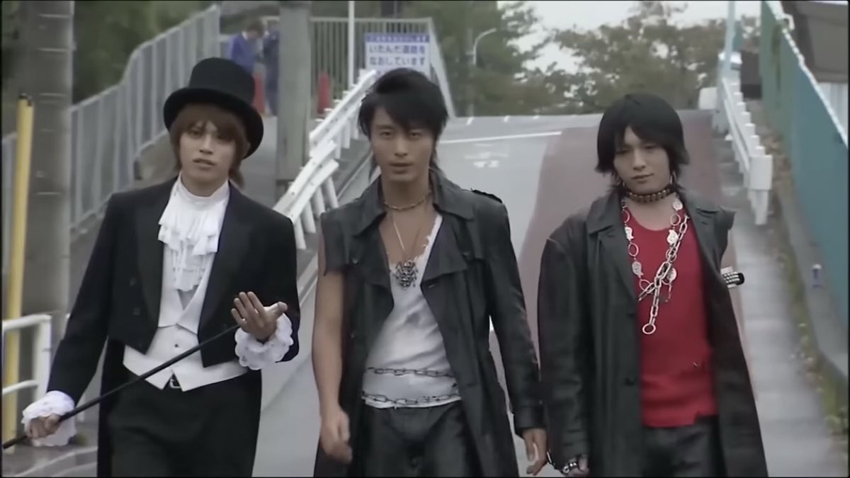 sarasanjou's tweet photo. when the goths adopt a random theatre kid into their friendship group who is absolutely nothing like them but they’re chill about it anyway https://t.co/enlB88bebv