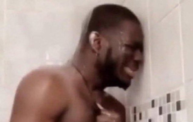 Chidera_Jamess's tweet photo. We wey no get girlfriend this raining season go dey see shege bro.😭🥶 https://t.co/3nd0ESatFk