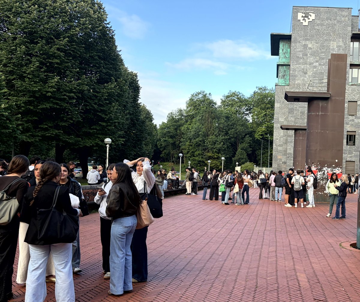 StPatricksSS's tweet photo. 🏫 ¡Llegamos a la segunda y última jornada de la PAU!

💪 Queremos animar a nuestro alumnado de 2º de Bachillerato en este último esfuerzo. Ya queda muy poco para superar este gran momento.

🌱 Todo el colegio está con vosotras y vosotros.

✨ Zorte on!

#TogetherShapingTheFuture https://t.co/sHlAMobiAc