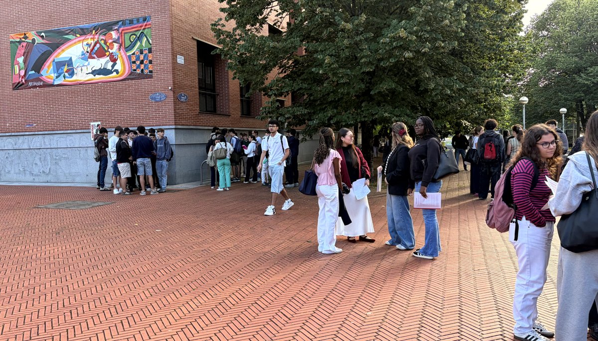 StPatricksSS's tweet photo. 🏫 ¡Llegamos a la segunda y última jornada de la PAU!

💪 Queremos animar a nuestro alumnado de 2º de Bachillerato en este último esfuerzo. Ya queda muy poco para superar este gran momento.

🌱 Todo el colegio está con vosotras y vosotros.

✨ Zorte on!

#TogetherShapingTheFuture https://t.co/sHlAMobiAc