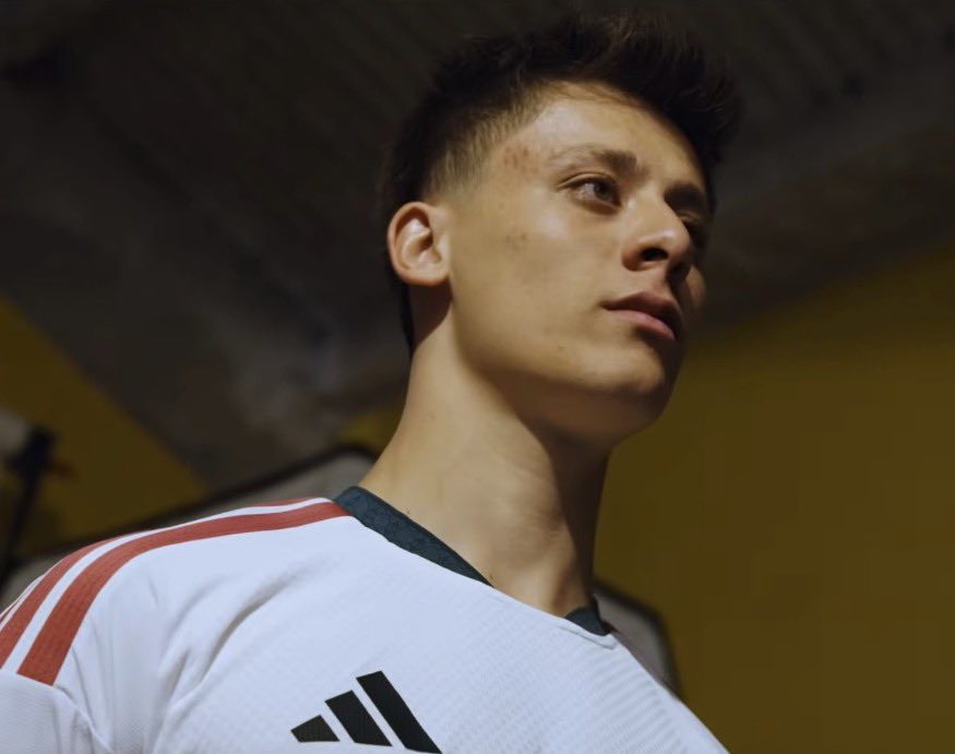 GulerWorld's tweet photo. The best in the new kit😍🤍 https://t.co/0jLxE9FCJT