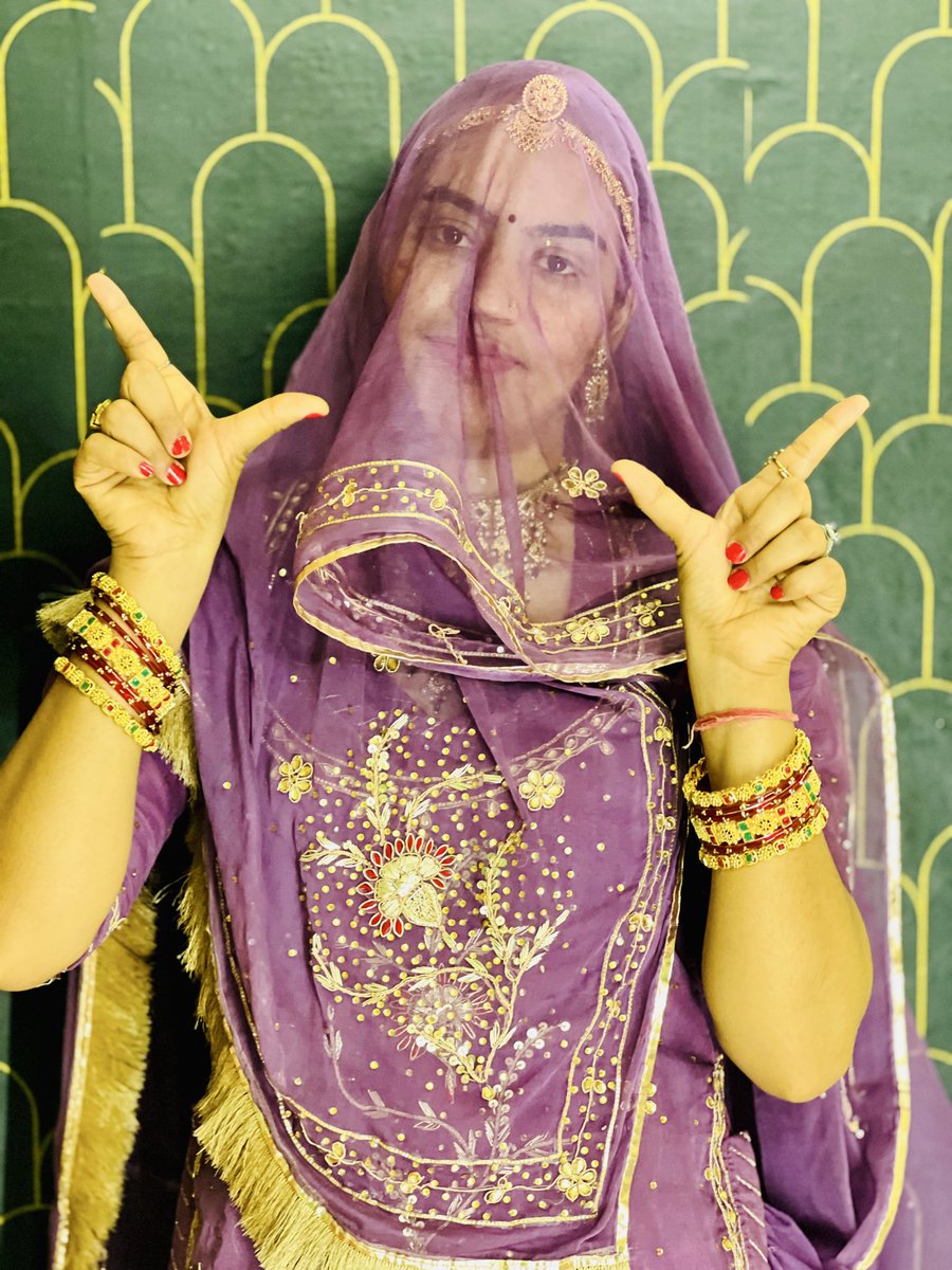 Pari_Choudhary9's tweet photo. दिल बड़ा होना चाहिए, नाम अपने आप बन जाता है…🥰💫 #rajasthan #followme #newreel https://t.co/JTA94TUIZV