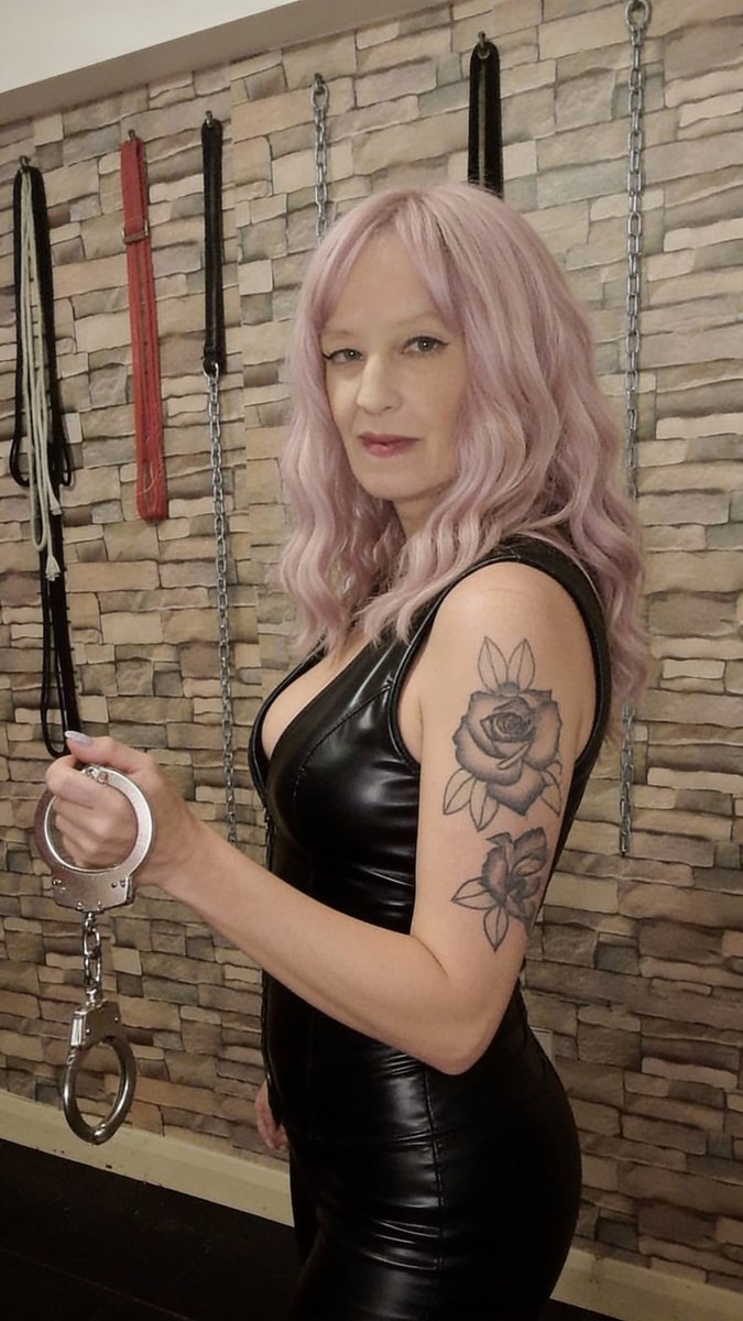 MistressBLondon's tweet photo. I will be in Brighton from 25 June to 26 June 2026 and will be taking booking for Sessions. if you want a session message me for more details. Limited spaces so do not miss out. #Brightonmistress #Femdom #Fetish #Footworship https://t.co/eaiNU9PHx0