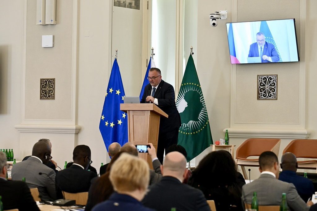 CZAmb_Nairobi's tweet photo. Smart #Czech 🇨🇿 technologies presented at Africa Smart Mobility Forum organized by @CzechMFA, with 🇨🇿 Minister of Transport &amp; 🇪🇺 EU Commissioner @JozefSikela. Strong delegation from Kenya 🇰🇪 led by PS Roads &amp; Transport @mohamed_daghar. New opportunities for 🇨🇿🤝🇰🇪 partnership! https://t.co/NcBm65zw0C