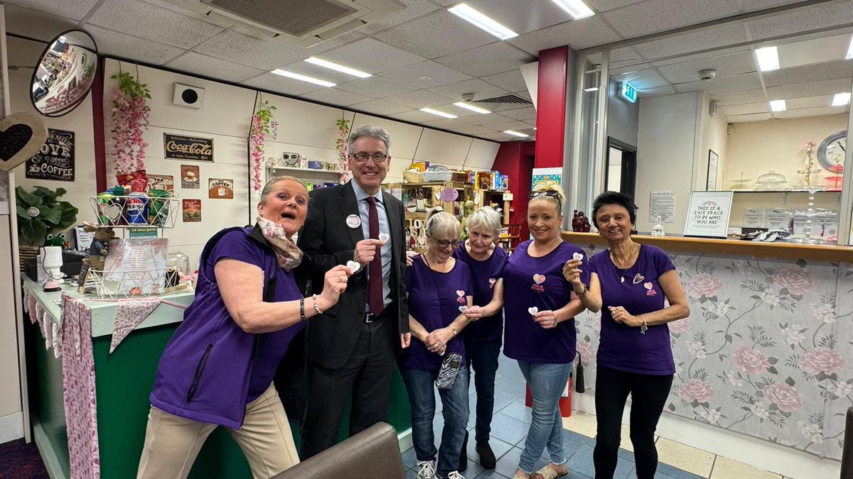 WestMidsPCC's tweet photo. .@SimonFosterPCC is using £5k worth of cash seized from criminals to support a homelessness and suicide prevention charity.

Push on Wellbeing at Lily's Tea Parlour gifted more than 800 hot meals last year, with Teresa and her team supporting young families &amp; individuals 💜 https://t.co/q2mICnx80C