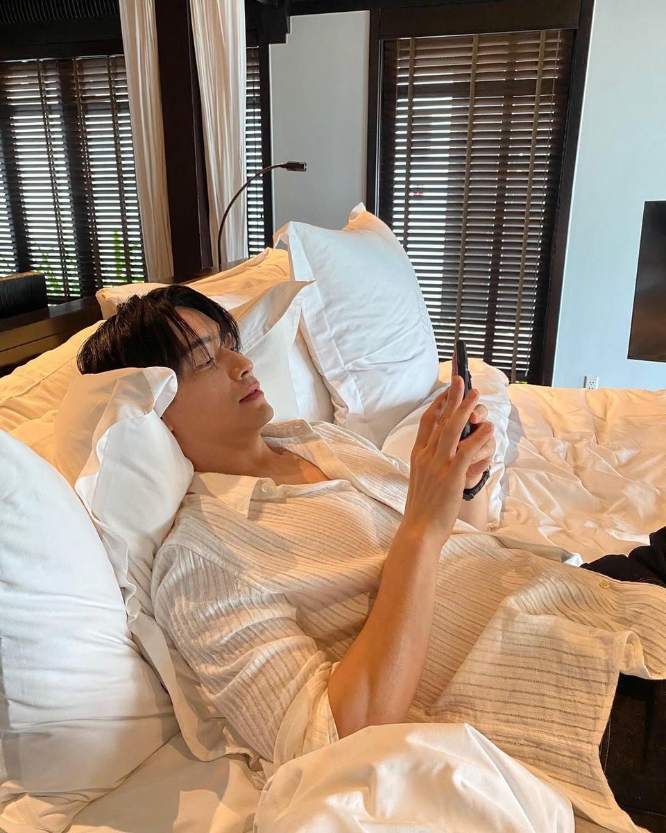 CanoChoc's tweet photo. พี่จุนฮยอกค่ะ ผลงานเร็วๆนี้ก็ แดดดี้จาก love scout สายสืบจาก the art of sarah ฮะ 🫶🏻 https://t.co/snDrt99edq