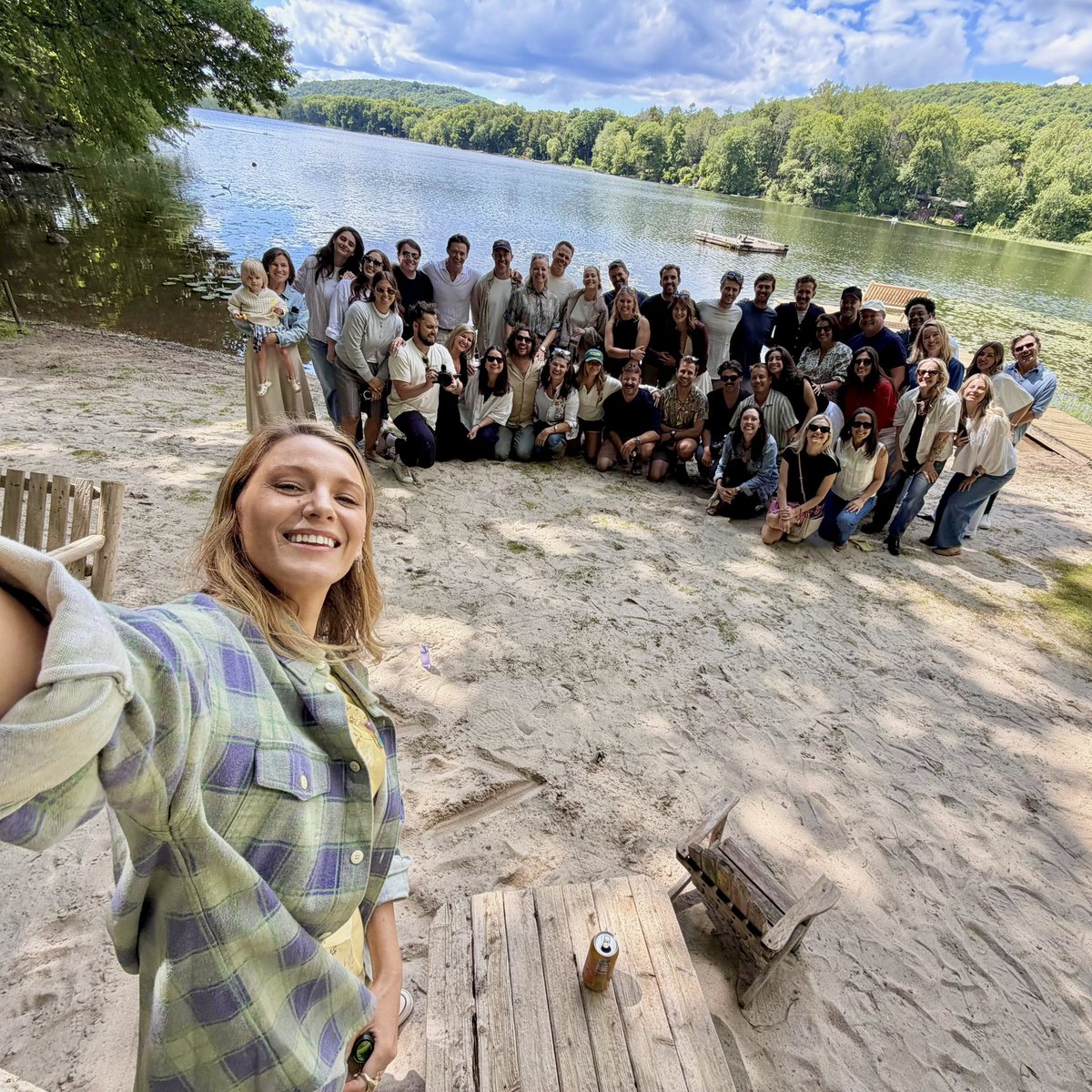 BondsFlyingRoos's tweet photo. Welcome to the Roo Crew 💛💚

@blakelively @VancityReynolds @RealHughJackman @MaximumEffort @SailGP https://t.co/8a7c34NGhi