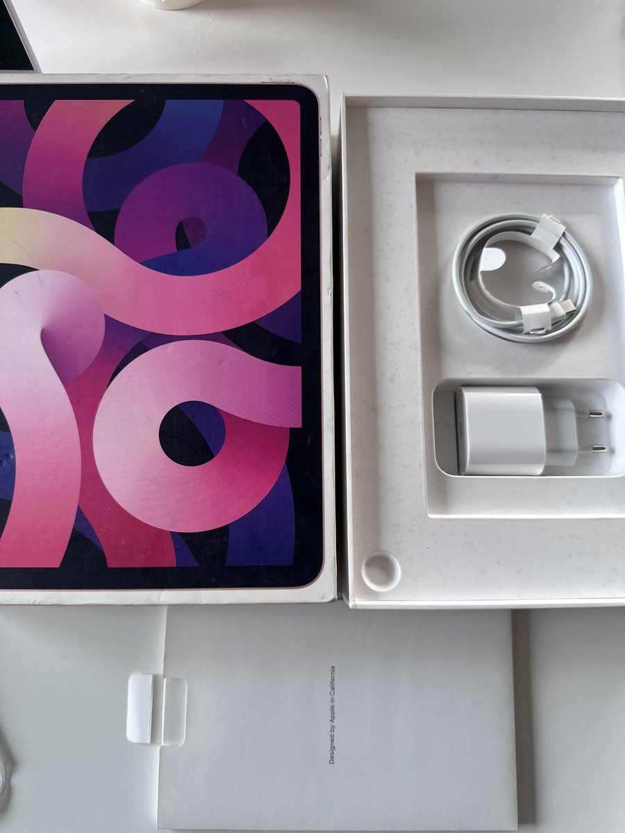 LuluMath99's tweet photo. WTS iPad air 4 ex Ibox
Wifi + Celluler‼️
warna rosegold
64gb, minus dent tipis
price : dm (harga murah)

📍Jaksel, Bintaro, Ciledug
Cod dan Oyen☺️ https://t.co/CvTC6Rp3WB
