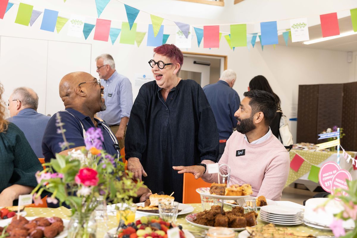 NetwrkWellbeing's tweet photo. Join in this June with the #MonthOfCommunity! 

Millions of people take part every June to cheers volunteers, connect with their neighbours, welcome refugees, support carers, raise awareness of loneliness or simply to say thank you.

Find out more here:
https://t.co/pj1ehv7HTx https://t.co/DEInOlOxQA