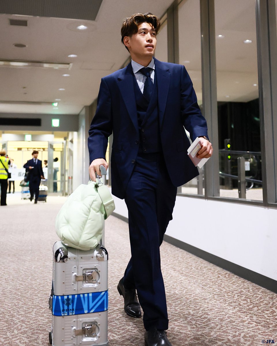 jfa_samuraiblue's tweet photo. 🔹𝗦𝗔𝗠𝗨𝗥𝗔𝗜 𝗕𝗟𝗨𝗘🔹

『FIFAワールドカップ2026™』に向けて、出発！

鎌田大地｜鈴木唯人

@alfreddunhill
#最高の景色を #サッカー日本代表 https://t.co/mkTvzrzd1a