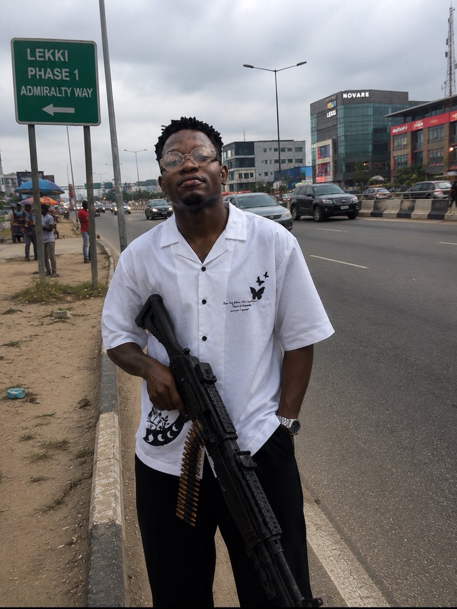 sheriff57502's tweet photo. Na mumu dey wait for government to come save am. https://t.co/LcFgBDZnFz