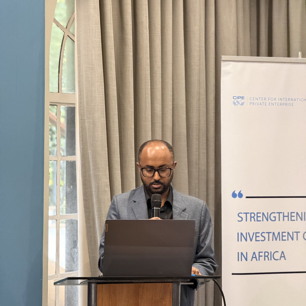 IEAKenya's tweet photo. Insightful discussions as partners present proposed Infra Watch projects for comparative case studies in Kenya 🇰🇪, Nigeria 🇳🇬, Ghana 🇬🇭 , Ethiopia 🇪🇹 , and the DRC Congo 🇨🇩. https://t.co/vOhzmWvWZz