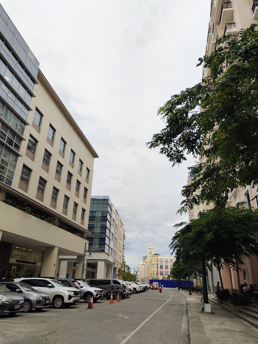 Tom_Boq's tweet photo. Looks like it's gonna rain. ☔

#AlterIloilo #IloiloAlter #Iloilo #IloiloCity #Ilonggo #BedWeather https://t.co/1A9PWjomLl