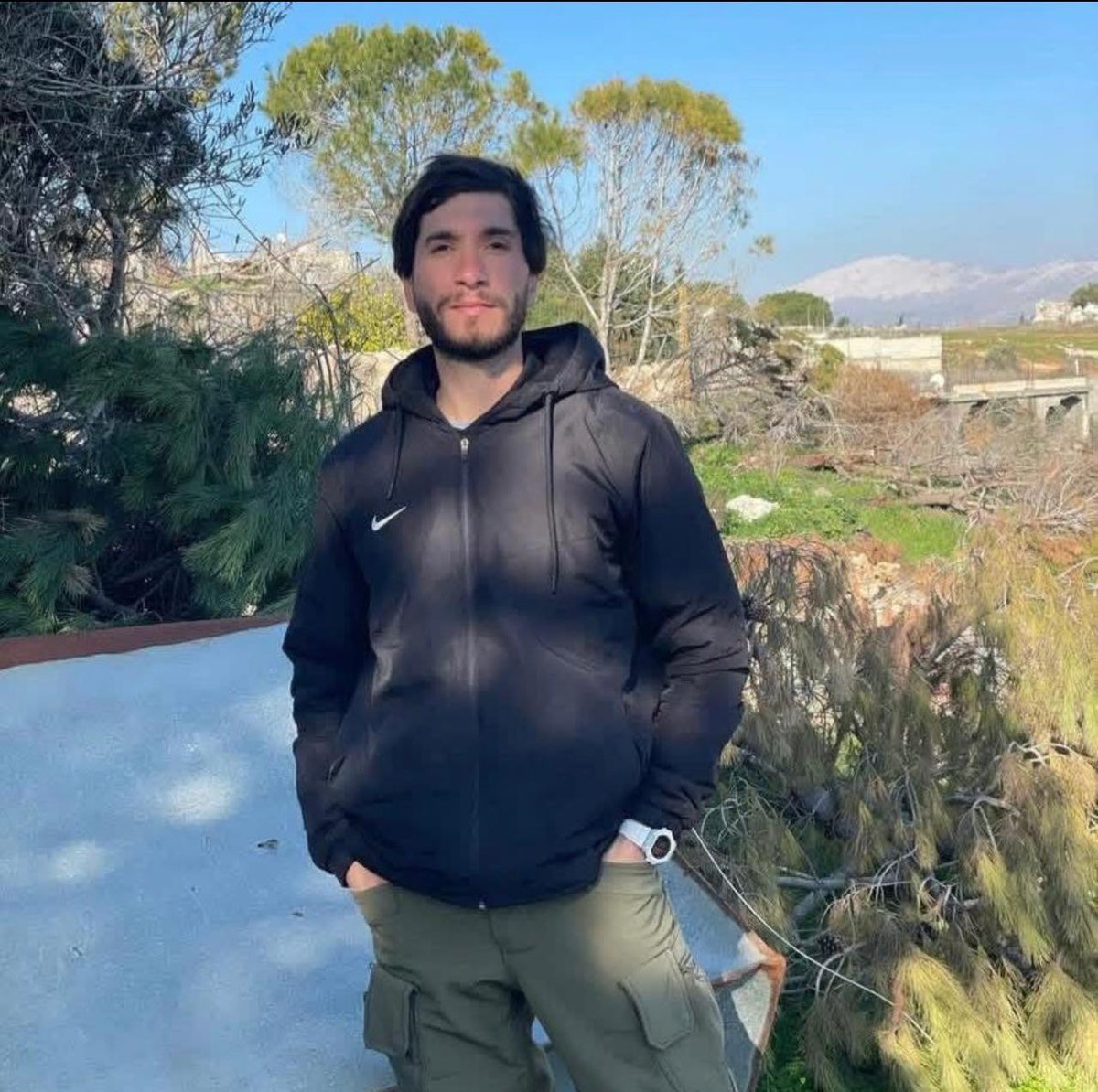AliHHaydar1's tweet photo. فبعض من سيرتك يا رمزي لم يُعرف الا بعد شهادتك، وبعض سيرتك كفيلة به الايام ، وبعضها الآخر سر بينك وبين الله حتى يأذن. عن شجاعتك وذكائك وصفات القيادة فيك، عن انغماسك بالعمل حد الادمان، من القصير الى البادية ثم حولا وعيترون حتى سقطت شهيدا في تراب بلدتك التي عشقت. يطول الكلام يا اخي https://t.co/hRLFGPxqGQ