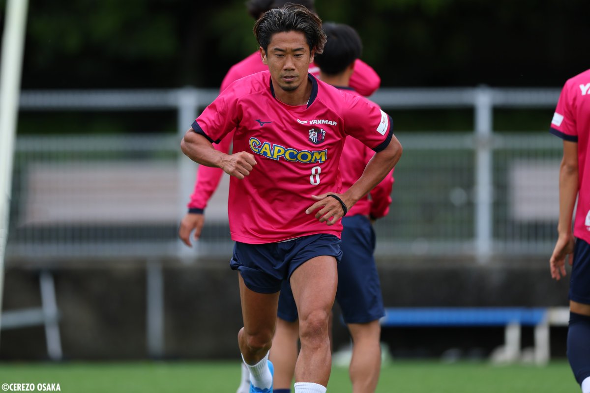 crz_official's tweet photo. 🌸Traning photo🌸

土曜日の #FC東京 とのプレーオフラウンド第2戦に向けて、チーム一丸となって準備を進めています💪🌸

#セレッソ大阪 https://t.co/YDg9VaJhT2