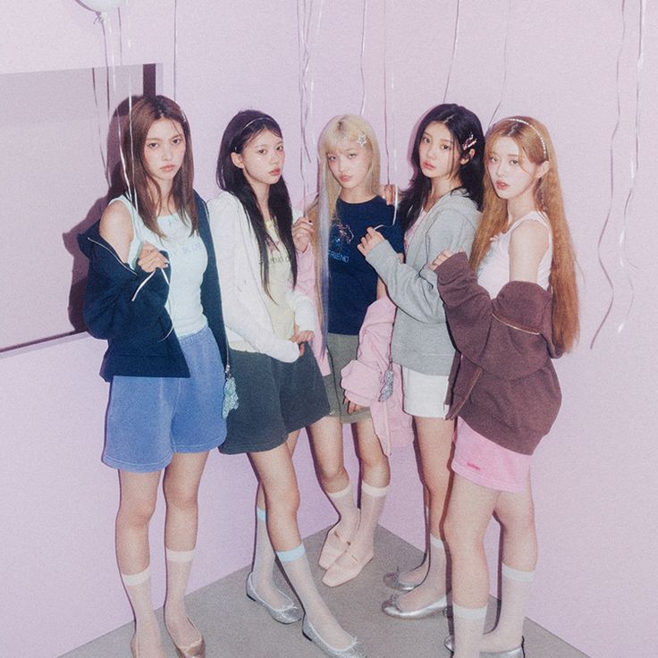 ILLIT_Chart's tweet photo. "It's Me" by @ILLIT_official ties with "SWIM" by BTS as the longest-running foreign songs in the Top 10 of Billboard JAPAN Hot 100 in 2026. (3 weeks both)

#ILLIT #아일릿 https://t.co/jANSD056LB