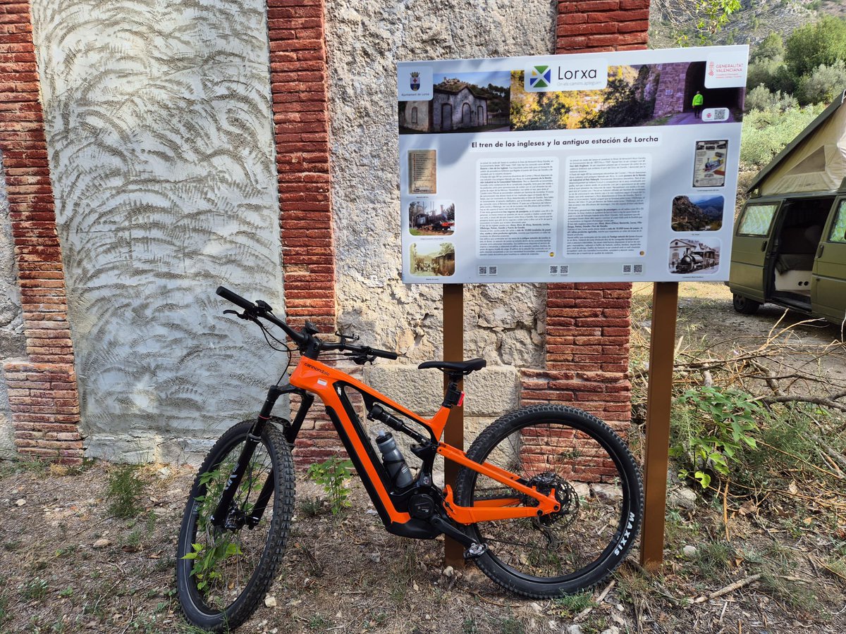 rogerxativa's tweet photo. 🚴‍♂️ Hui és el Dia Mundial de la Bicicleta, i com sabeu és una de les meues principals aficions. Més que un esport, és una manera de desconnectar, de descobrir nous camins, de superar reptes i de gaudir de l'entorn d'una forma saludable i sostenible.

(1/3) https://t.co/21M0iULT1R
