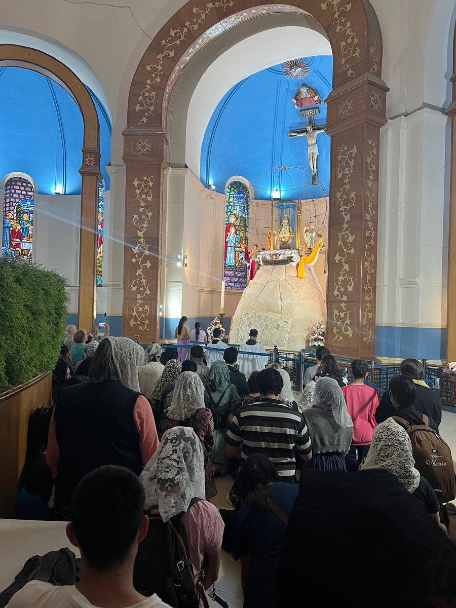FSSPXFR's tweet photo. Pèlerinage à la basilique Notre-Dame des Miracles de Caacupé, par les fidèles de l'église de la FSSPX à Asunción (Paraguay). https://t.co/GdPebQdum5