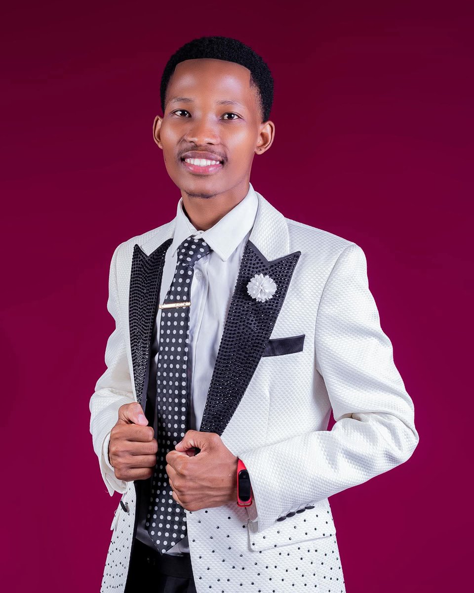 umhlangaswz's tweet photo. Happy birthday Cool Drop 😎🎉🥳
Blessings 🙏🏾 
#creatives #eswatini #muso #Emakhaya #BeyiyitoloThough https://t.co/nVN0IGNWnJ