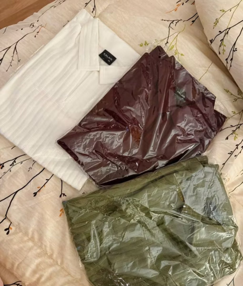 Ahmadsufyan92's tweet photo. Beli polo shirt murah itu seringnya dapet yang bahannya tipis nerawang atau gampang bladus pas dicuci. Tapi pas nemu polo stripe rajut harga 60 ribuan ini, review nya lumayan ngejutin karena banyak yang repeat order sampai 3 kali lantaran bahannya awet dan gak gampang berbulu. https://t.co/ilWlZnlhXZ