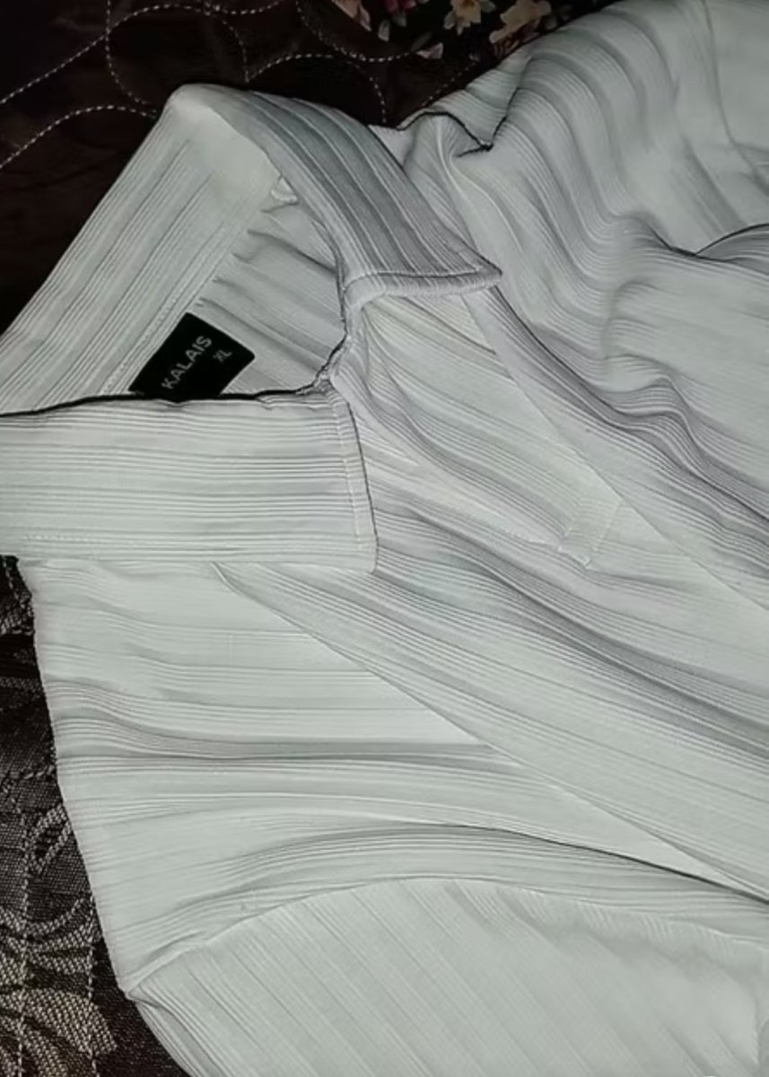 Ahmadsufyan92's tweet photo. Beli polo shirt murah itu seringnya dapet yang bahannya tipis nerawang atau gampang bladus pas dicuci. Tapi pas nemu polo stripe rajut harga 60 ribuan ini, review nya lumayan ngejutin karena banyak yang repeat order sampai 3 kali lantaran bahannya awet dan gak gampang berbulu. https://t.co/ilWlZnlhXZ