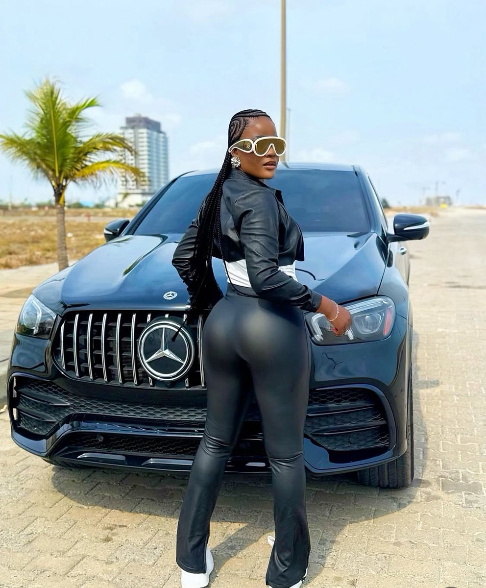 Zika_gfx's tweet photo. Paragon is my favorite female Igbo rapper…. her flows are too clean, and I love the way she carries herself.
Confidence, talent, and authenticity all in one package 💯

Very underrated if you ask me! https://t.co/6OX3GOIyXS