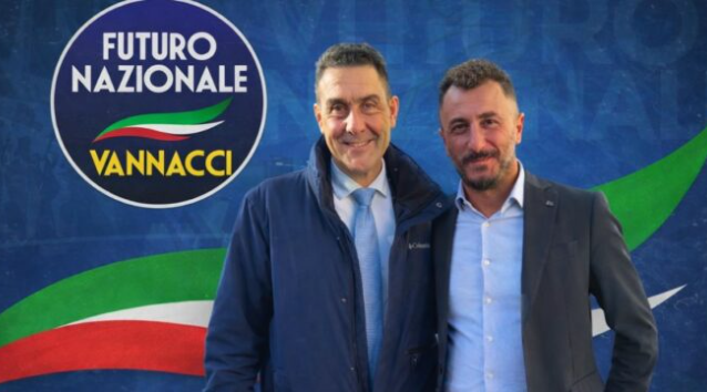 ItalyUpDown's tweet photo. @ilfoglio_it LUCIDO E NON LUCIDO, IO TI RITIRO LA PATENTE! https://t.co/DWc9PMouLC