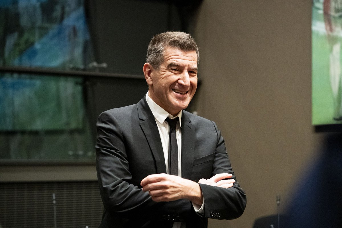 jon_delorraine's tweet photo. 🔴🇫🇷 FLASH INFO
Matthieu Pigasse (banquier de la gauche radicale) est prêt à débourser 2 millions d’euros pour racheter le compte Mediavenir et ses 2,7 millions d’abonnés sur X notamment. (Le Figaro) https://t.co/WBEYIHFspS