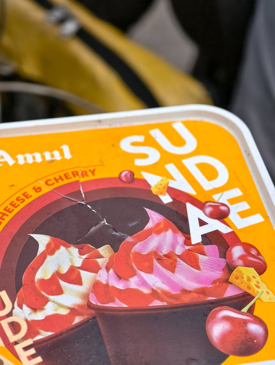 amithes95's tweet photo. @letsblinkit @blinkitcares 

The Amul Sundae icecream container is broken and covered in dust. When pointed out to Delivery executive, he asked me to contact customer support.

Your stupid customer support chat bot is clueless and useless. 

Order details: ORD25158128391 https://t.co/mNSPi7rJvd