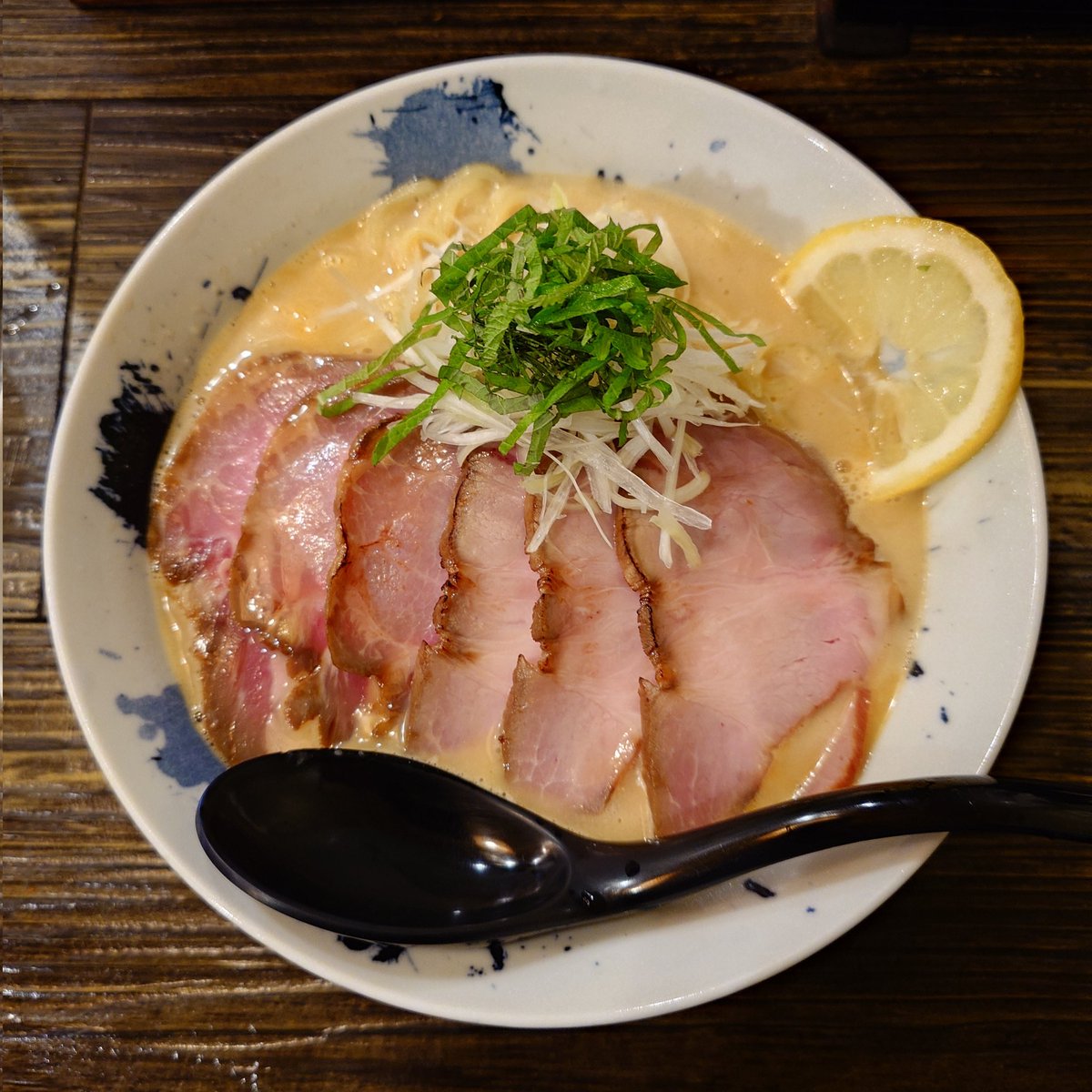 JACKYNISHI's tweet photo. 魚々麺 園
渡り蟹の冷やしクリーミーそば＋肉増し＋紅ズワイ蟹の肝っ玉
🦀最高🦀 https://t.co/WmM7IC8m2T