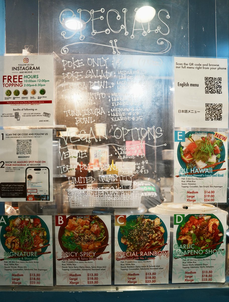 cutmail's tweet photo. ワイキキで一番美味しいと噂のポケ専門店に行ってきました。食べてみるとびっくりするくらい美味しくて、今まで食べたポケはなんだったのかと思うくらい😅
おすすめですし、明日も来ようと思います🤙

SIGNATURE, SPICY AND SPICY

📍MAGURO SPOT / Waikiki https://t.co/0h0ARGToRF